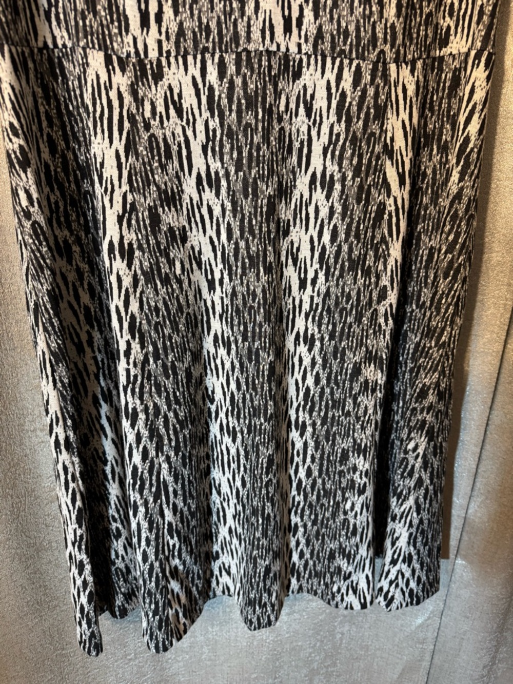 Lane Bryant Black and White Sleeveless Patterned Midi Dress - Picture 5 of 8